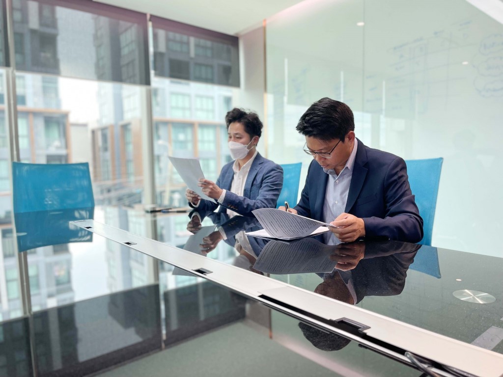 บางกอก-แอสเซทฯ-จับมือ-ศรีสวัสดิ์ฯ_web2 (Medium).jpg