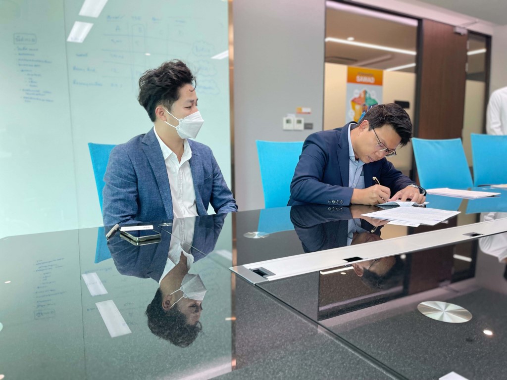 บางกอก-แอสเซทฯ-จับมือ-ศรีสวัสดิ์ฯ_web3 (Medium).jpg