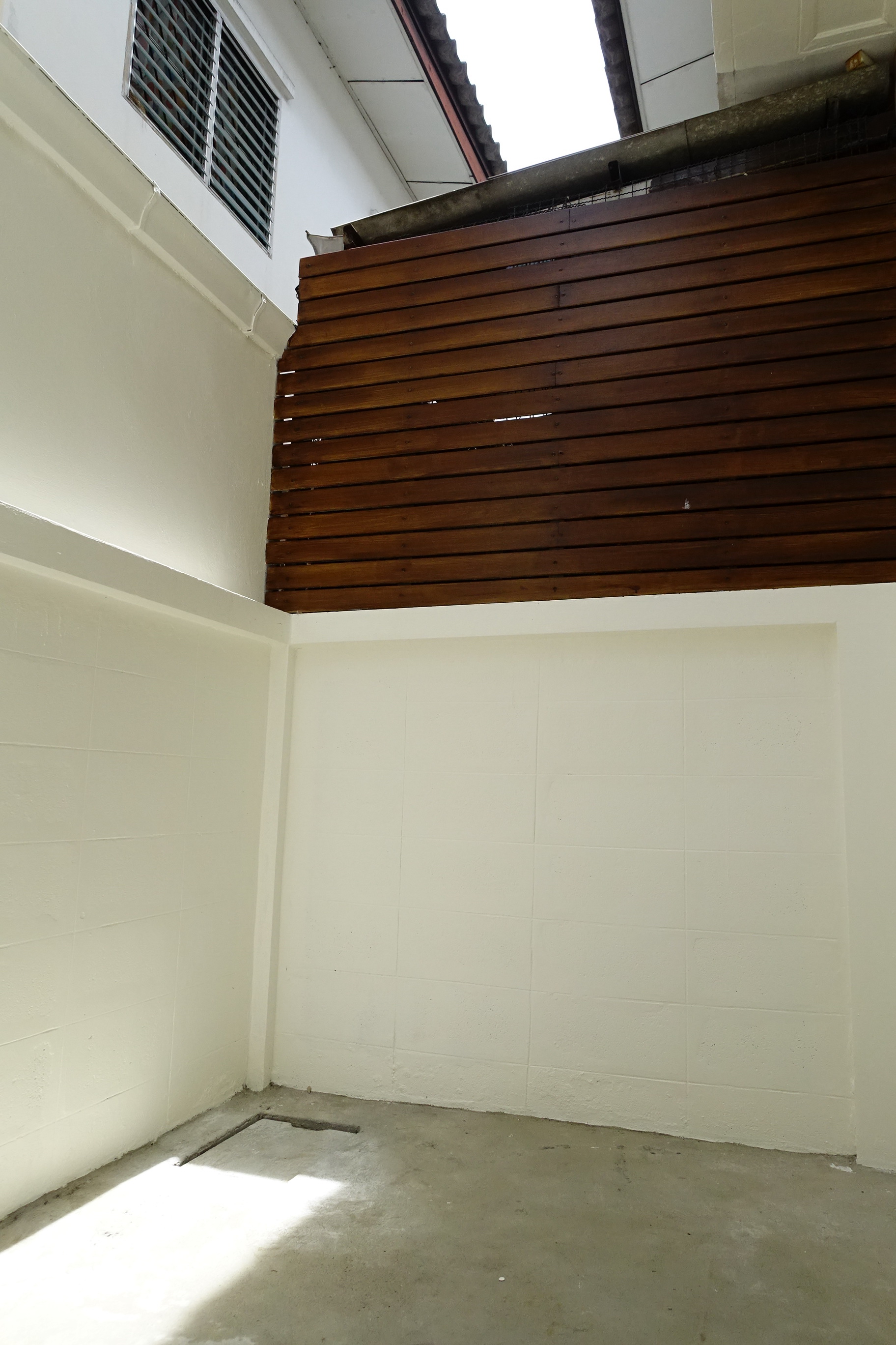 พื้นที่ซักล้างเอนกประสงค์หลังบ้าน หลังบ้านโปร่งโล่ง ไม่อับ