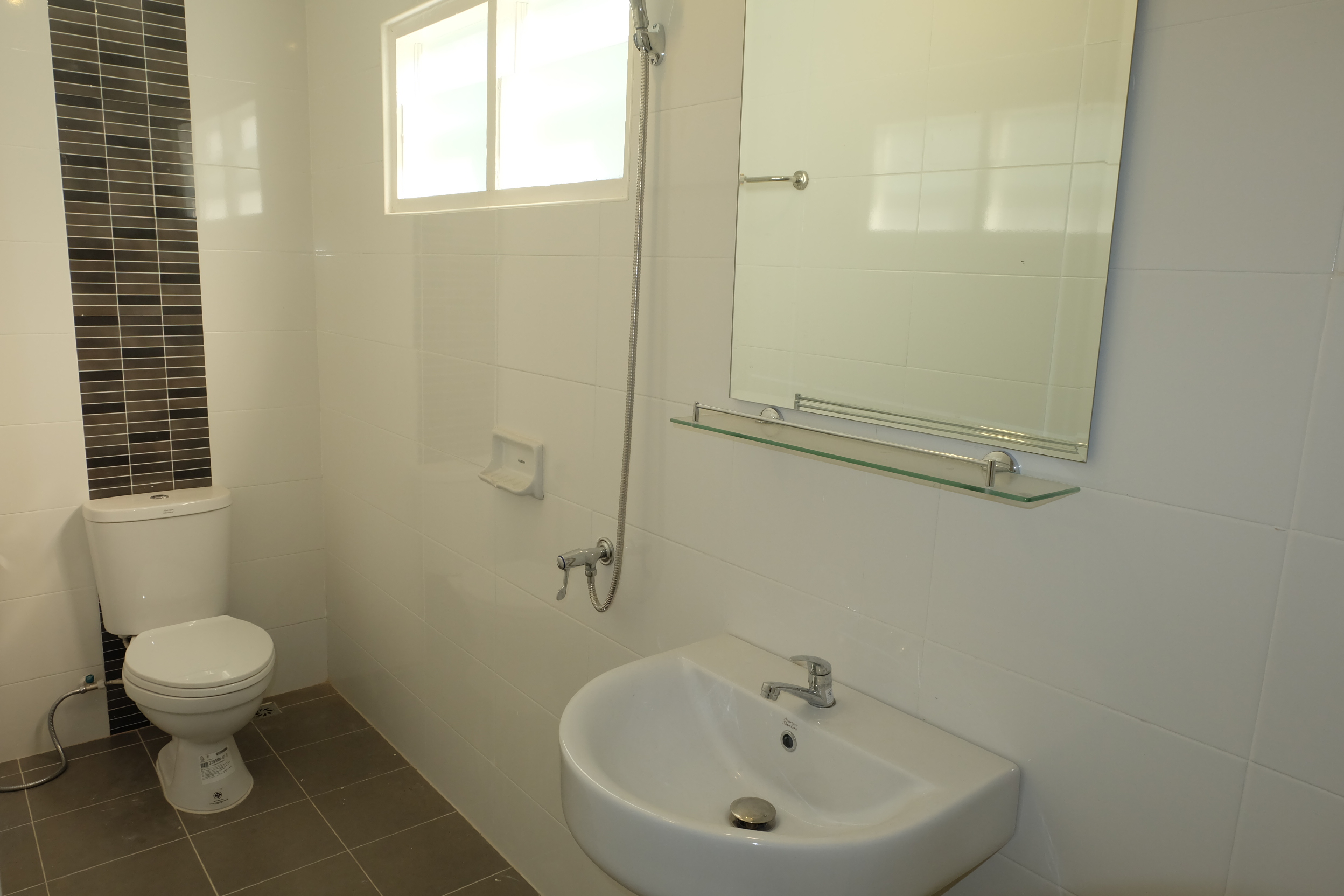 เปลี่ยนอุปกรณ์และสุขภัณฑ์ใหม่ทั้งหมด