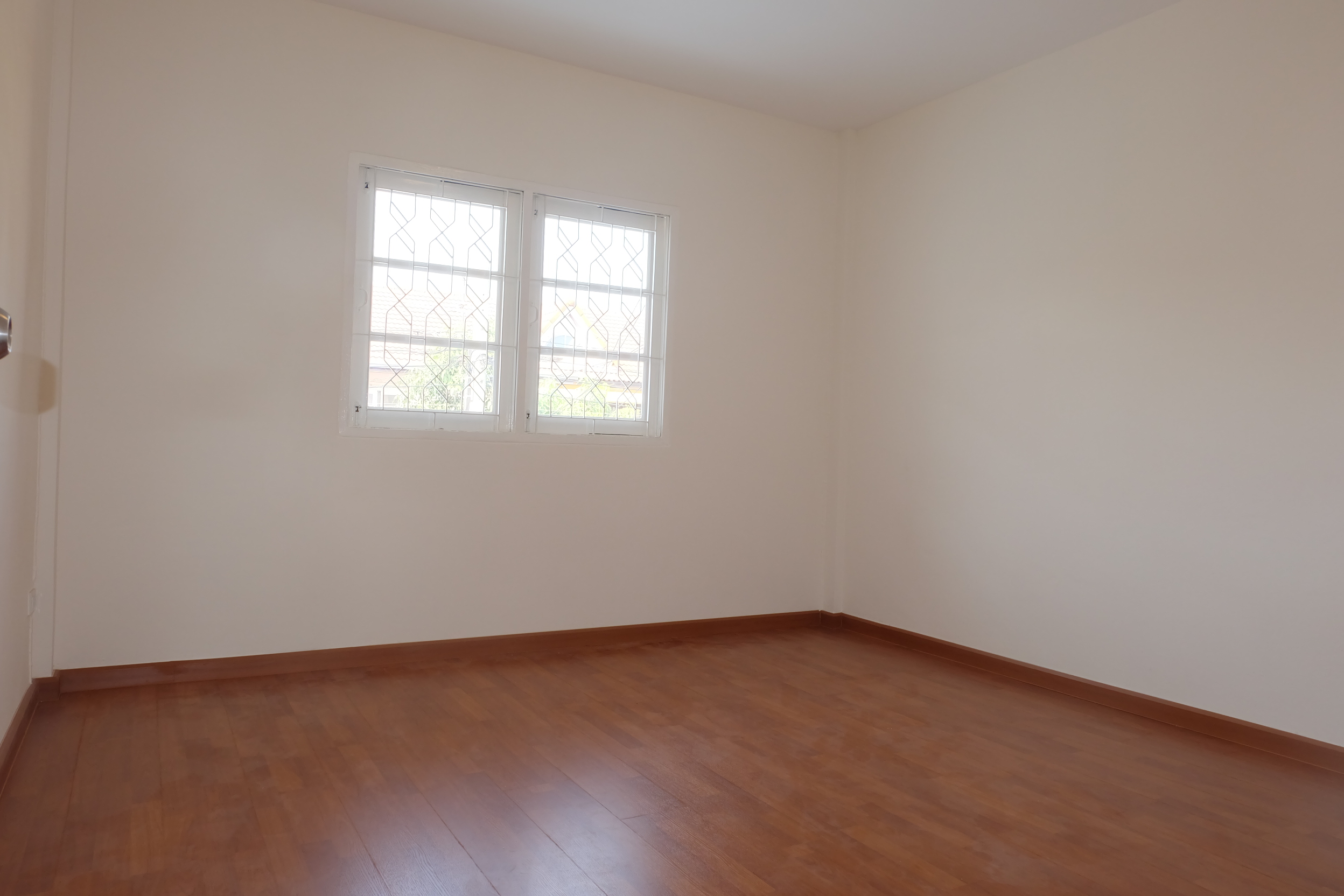 พื้นลามิเนตเกรด A 