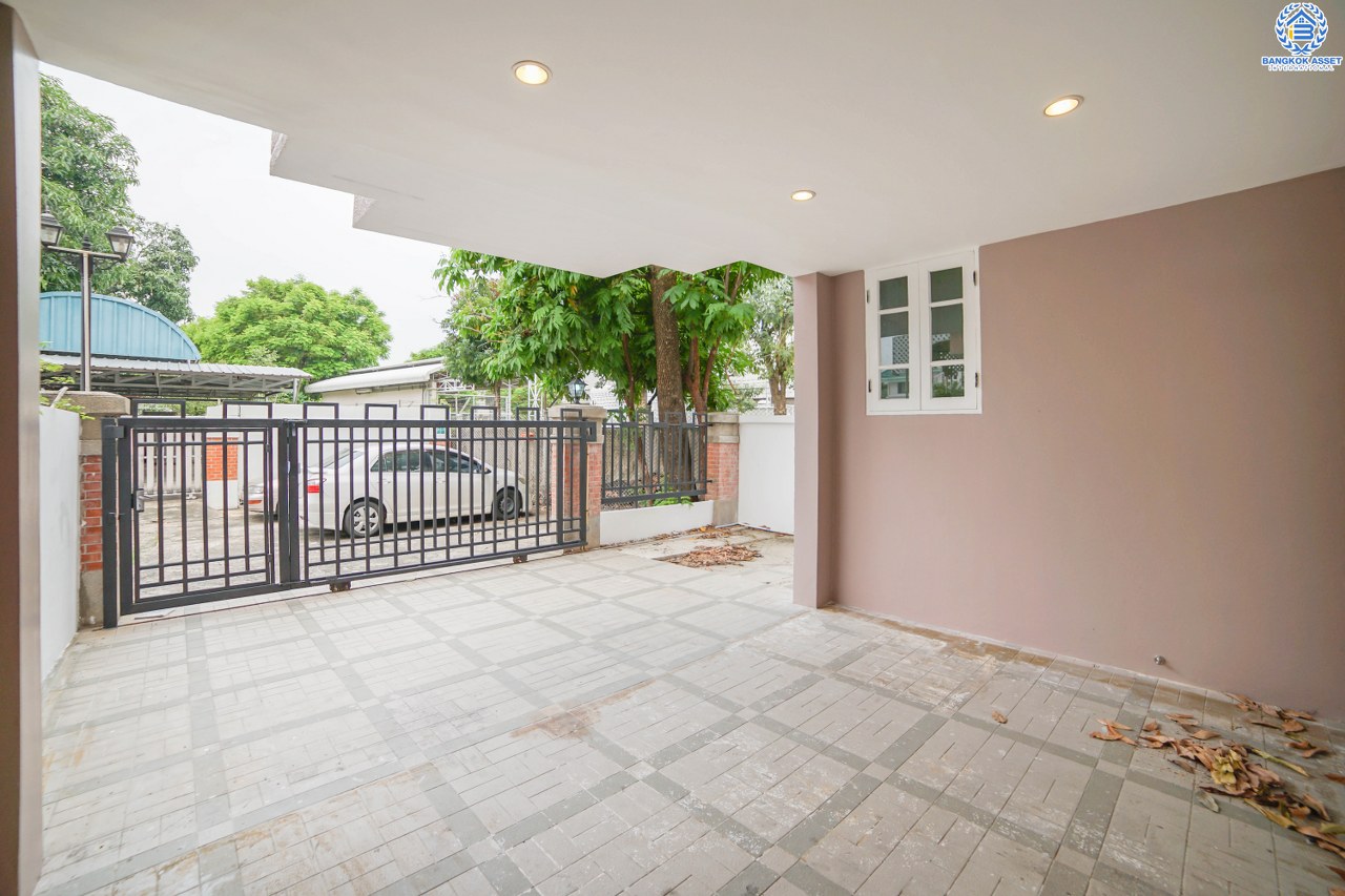 ทาวน์โฮมมือสอง 3 ชั้น ห้องมุม หมู่บ้านสายลม แจ้งวัฒนะ-ปากเกร็ด ฟังก์ชั่น 4 ห้องนอน 4 ห้องน้ำ (พื้นที่ใช้สอย 216 ตร.ม.) เหมาะอยู่อาศัย หรือ ทำออฟฟิศ บ้านสภาพสวย พร้อมอยู่ ทำเลดีสุดๆ ห่างจากถนนแจ้งวัฒนะไม่เกิน 200 เมตร ใกล้เซ็นทรัลแจ้งวัฒนะ , เมืองทองธานี  และ จุดขึ้นทางด่วนแจ้งวัฒนะ