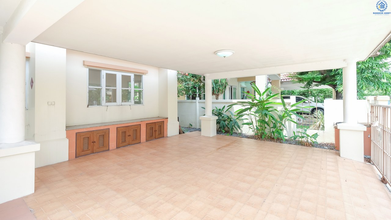 บ้านเดี่ยวนนทบุรี โซนเมือง โครงการ ชวนชื่น รัตนาธิเบศร์-แคราย เพียง 800 เมตร ถึงเซ็นทรัลรัตนาธิเบศร์ บ้านสภาพใหม่ พื้นที่ใช้สอยกว่า 250 ตร.ม. ฟังก์ชั่น 3 ห้องนอน 3 ห้องน้ำ บนทำเลเปี่ยมศักยภาพ การเดินทางสะดวกสบาย ใกล้สถานที่ราชการหลายแห่ง รถไฟฟ้า "สถานีบางกระสอ" และจุดขึ้นทางด่วนงามวงศ์วาน สุดคุ้มบ้านใหม่ไม่เคยเข้าอยู่