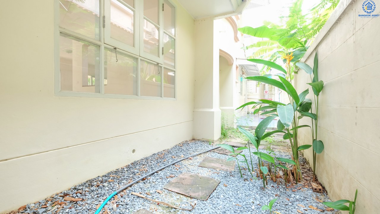 บ้านเดี่ยวนนทบุรี โซนเมือง โครงการ ชวนชื่น รัตนาธิเบศร์-แคราย เพียง 800 เมตร ถึงเซ็นทรัลรัตนาธิเบศร์ บ้านสภาพใหม่ พื้นที่ใช้สอยกว่า 250 ตร.ม. ฟังก์ชั่น 3 ห้องนอน 3 ห้องน้ำ บนทำเลเปี่ยมศักยภาพ การเดินทางสะดวกสบาย ใกล้สถานที่ราชการหลายแห่ง รถไฟฟ้า "สถานีบางกระสอ" และจุดขึ้นทางด่วนงามวงศ์วาน สุดคุ้มบ้านใหม่ไม่เคยเข้าอยู่