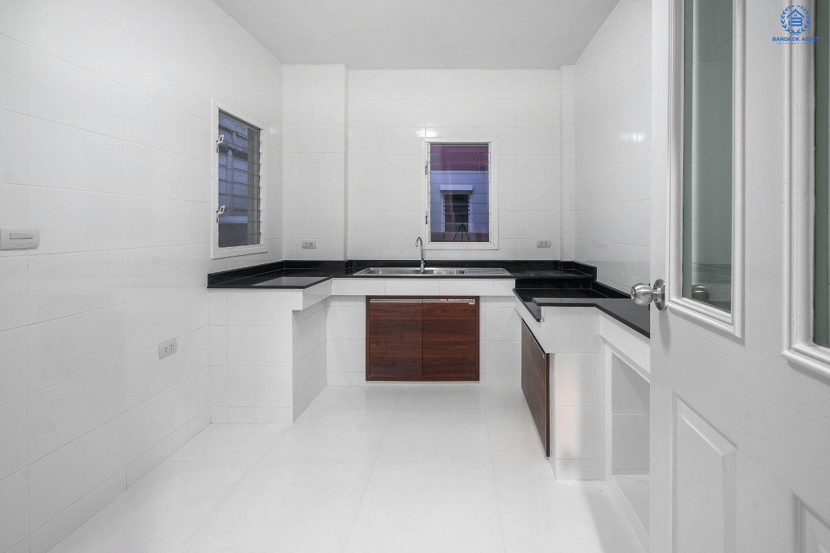 บ้านเดี่ยวทำเลใจกลางเมือง โครงการ เศรษฐสิริ งามวงศ์วาน-ประชาชื่น (ตรงข้าม ม.ธุรกิจบัณฑิตย์) ที่สุดของความพิเศษ !! บ้านหลังใหญ่ เนื้อที่ 62.7 ตร.ว. ฟังก์ชั่น 3 ห้องนอน 3 ห้องน้ำ 2 ที่จอดรถ พื้นที่ใช้สอยเกือบ 200 ตร.ม. หน้าโครงการติดถนนประชาชื่น เชื่อมต่อถนนหลายสาย ใกล้เดอะมอลล์ฯ และจุดขึ้นทางด่วนงามวงศ์วาน เริ่มต้นชีวิตพร้อมสังคมคุณภาพ ...เปิดจองแล้ววันนี้