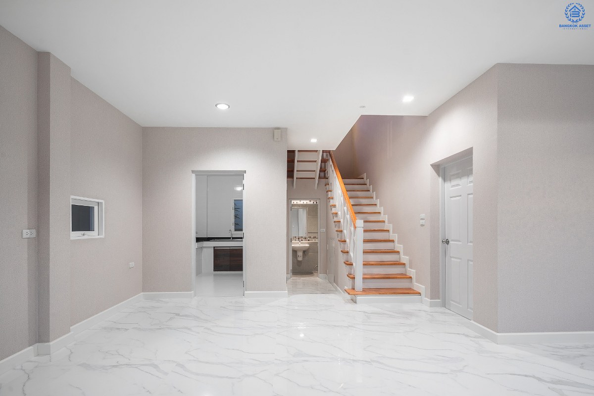 บ้านเดี่ยวทำเลใจกลางเมือง โครงการ เศรษฐสิริ งามวงศ์วาน-ประชาชื่น (ตรงข้าม ม.ธุรกิจบัณฑิตย์) ที่สุดของความพิเศษ !! บ้านหลังใหญ่ เนื้อที่ 62.7 ตร.ว. ฟังก์ชั่น 3 ห้องนอน 3 ห้องน้ำ 2 ที่จอดรถ พื้นที่ใช้สอยเกือบ 200 ตร.ม. หน้าโครงการติดถนนประชาชื่น เชื่อมต่อถนนหลายสาย ใกล้เดอะมอลล์ฯ และจุดขึ้นทางด่วนงามวงศ์วาน เริ่มต้นชีวิตพร้อมสังคมคุณภาพ ...เปิดจองแล้ววันนี้