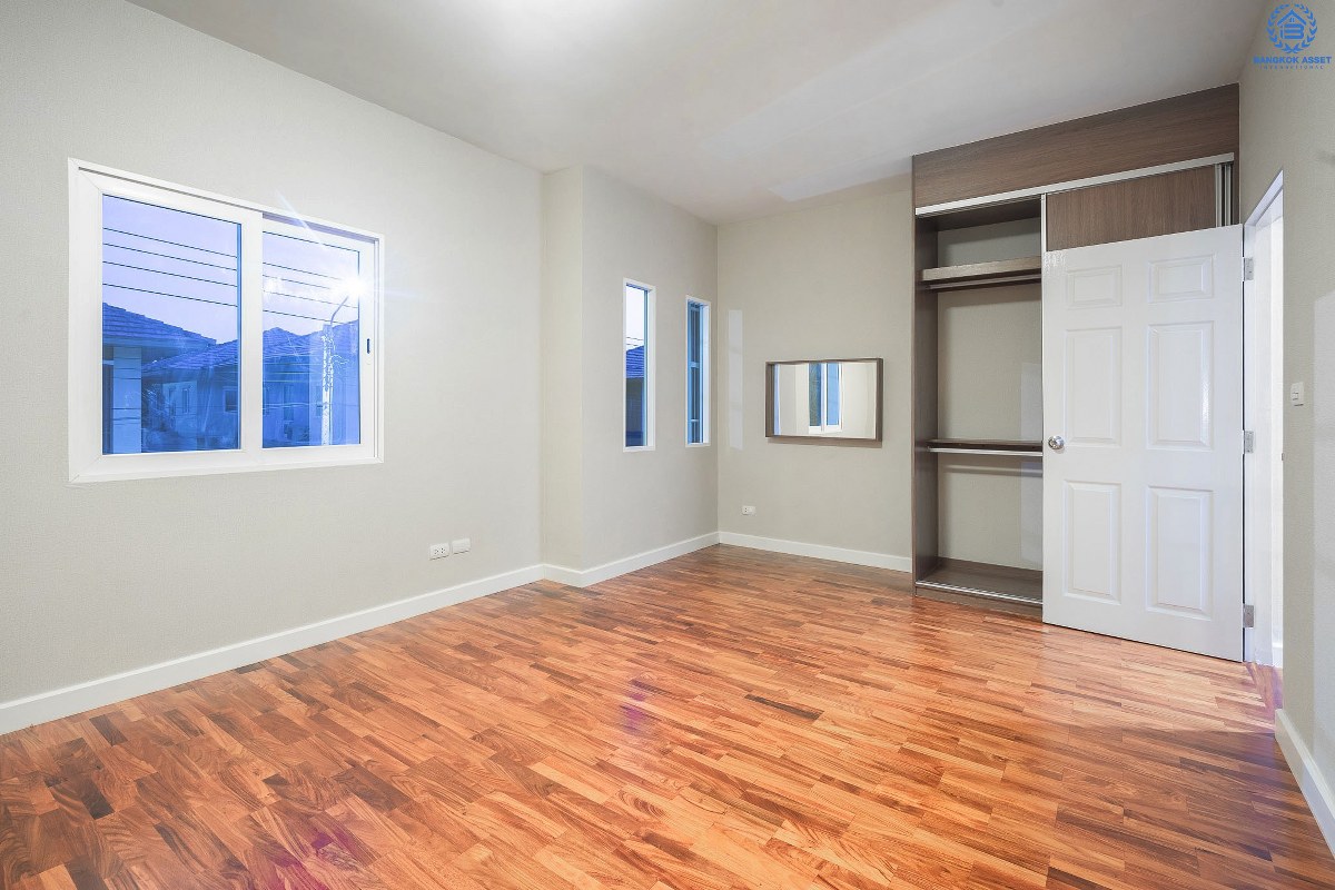 บ้านเดี่ยวทำเลใจกลางเมือง โครงการ เศรษฐสิริ งามวงศ์วาน-ประชาชื่น (ตรงข้าม ม.ธุรกิจบัณฑิตย์) ที่สุดของความพิเศษ !! บ้านหลังใหญ่ เนื้อที่ 62.7 ตร.ว. ฟังก์ชั่น 3 ห้องนอน 3 ห้องน้ำ 2 ที่จอดรถ พื้นที่ใช้สอยเกือบ 200 ตร.ม. หน้าโครงการติดถนนประชาชื่น เชื่อมต่อถนนหลายสาย ใกล้เดอะมอลล์ฯ และจุดขึ้นทางด่วนงามวงศ์วาน เริ่มต้นชีวิตพร้อมสังคมคุณภาพ ...เปิดจองแล้ววันนี้