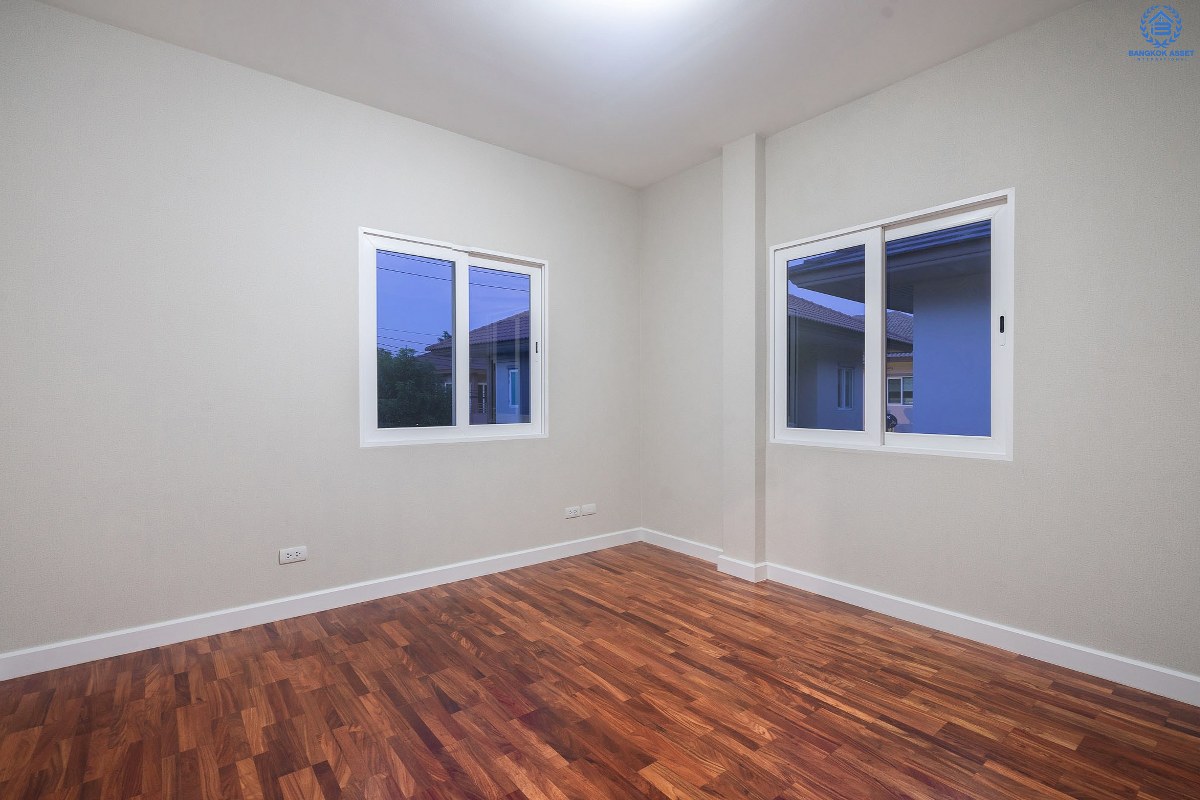 บ้านเดี่ยวทำเลใจกลางเมือง โครงการ เศรษฐสิริ งามวงศ์วาน-ประชาชื่น (ตรงข้าม ม.ธุรกิจบัณฑิตย์) ที่สุดของความพิเศษ !! บ้านหลังใหญ่ เนื้อที่ 62.7 ตร.ว. ฟังก์ชั่น 3 ห้องนอน 3 ห้องน้ำ 2 ที่จอดรถ พื้นที่ใช้สอยเกือบ 200 ตร.ม. หน้าโครงการติดถนนประชาชื่น เชื่อมต่อถนนหลายสาย ใกล้เดอะมอลล์ฯ และจุดขึ้นทางด่วนงามวงศ์วาน เริ่มต้นชีวิตพร้อมสังคมคุณภาพ ...เปิดจองแล้ววันนี้