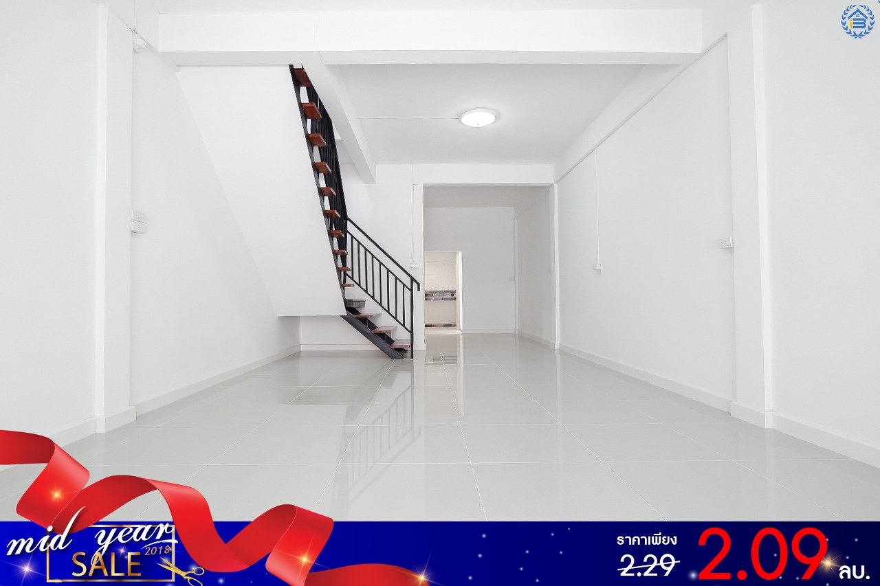 ทาวน์เฮ้าส์มือสองตกแต่งใหม่ ม.เพชรเกษม2 บางแค-พุทธมณฑลสาย2 บ้านตกแต่งพร้อมอยู่ ดีไซน์โมเดิร์น ฟังก์ชั่นจัดเต็ม! บนสุดยอดทำเล สามารถเข้า-ออกได้ 2 เส้นทาง หน้าโครงการติดถนนใหญ่ ใกล้เดอะมอลล์บางแค และรถไฟฟ้าสถานี "หลักสอง" เพียง 5 นาที* เปิดจองแล้ววันนี้!