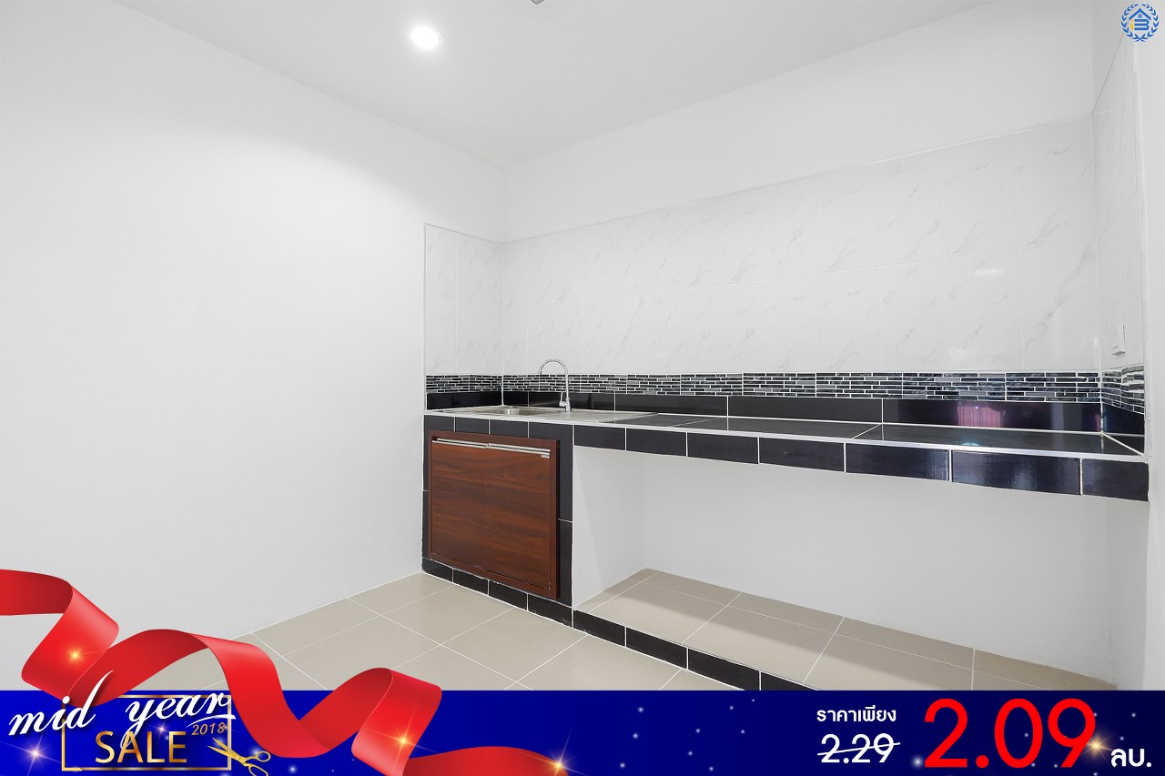 ทาวน์เฮ้าส์มือสองตกแต่งใหม่ ม.เพชรเกษม2 บางแค-พุทธมณฑลสาย2 บ้านตกแต่งพร้อมอยู่ ดีไซน์โมเดิร์น ฟังก์ชั่นจัดเต็ม! บนสุดยอดทำเล สามารถเข้า-ออกได้ 2 เส้นทาง หน้าโครงการติดถนนใหญ่ ใกล้เดอะมอลล์บางแค และรถไฟฟ้าสถานี "หลักสอง" เพียง 5 นาที* เปิดจองแล้ววันนี้!