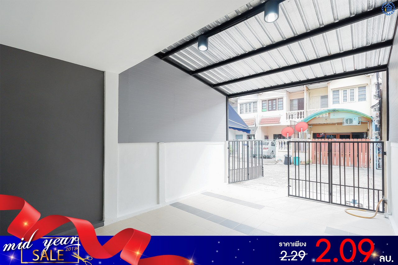 ทาวน์เฮ้าส์มือสองตกแต่งใหม่ ม.เพชรเกษม2 บางแค-พุทธมณฑลสาย2 บ้านตกแต่งพร้อมอยู่ ดีไซน์โมเดิร์น ฟังก์ชั่นจัดเต็ม! บนสุดยอดทำเล สามารถเข้า-ออกได้ 2 เส้นทาง หน้าโครงการติดถนนใหญ่ ใกล้เดอะมอลล์บางแค และรถไฟฟ้าสถานี "หลักสอง" เพียง 5 นาที* เปิดจองแล้ววันนี้!