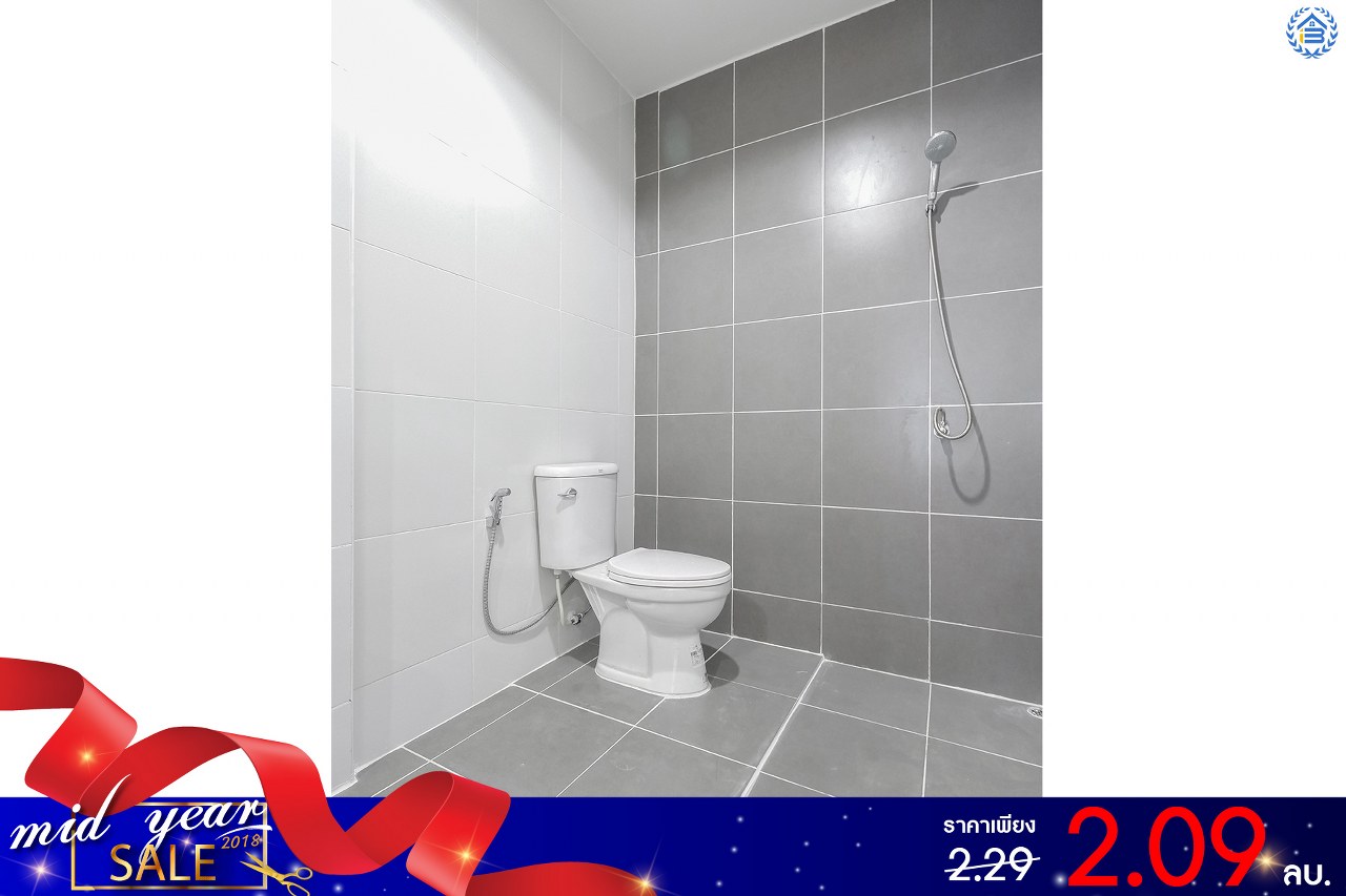 ทาวน์เฮ้าส์มือสองตกแต่งใหม่ ม.เพชรเกษม2 บางแค-พุทธมณฑลสาย2 บ้านตกแต่งพร้อมอยู่ ดีไซน์โมเดิร์น ฟังก์ชั่นจัดเต็ม! บนสุดยอดทำเล สามารถเข้า-ออกได้ 2 เส้นทาง หน้าโครงการติดถนนใหญ่ ใกล้เดอะมอลล์บางแค และรถไฟฟ้าสถานี "หลักสอง" เพียง 5 นาที* เปิดจองแล้ววันนี้!