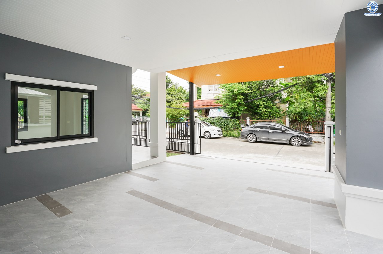 บ้านมือสอง  ตกแต่งใหม่ ห้องมุม! ถนนเมน ม.ลภาวัน 9 ชัยพฤกษ์-ปากเกร็ด พบความสุขที่กว้างขึ้น บนเนื้อที่ 80.7 ตร.ว. ฟังก์ชั่น 3 ห้องนอน 2 ห้องน้ำ  กว้างกว่า ใหญ่กว่า มีพื้นที่เหลือ! บนทำเลศักยภาพ เข้า-ออกได้ 2 เส้นทาง เพียง 500 ม. ถึงถนนชัยพฤกษ์  เพียง 10 นาทีถึงเซ็นทรัลแจ้งวัฒนะ