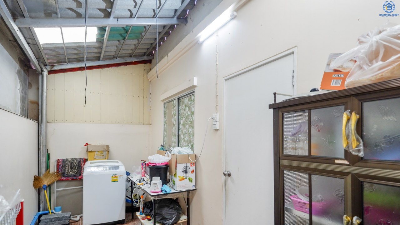 ทาวน์เฮ้าส์มือสองนนทบุรี ราคาไม่ถึง 2 ล้าน! ม.พฤกษา 39 บางใหญ่-เซ็นทรัลเวสต์เกต (ซ.แก้วอินทร์) บ้านสวย พร้อมอยู่ ฟังก์ชั่นครบครัน 3 ห้องนอน 2 ห้องน้ำ+แอร์ 2 เครื่อง บนทำเลสุดสะดวก เดินทางง่าย เพียง 10 นาที ถึงเซ็นทรัลเวสต์เกต ใกล้รถไฟฟ้าสถานี "ตลาดบางใหญ่" และจุดขึ้นทางด่วน "ศรีรัช"