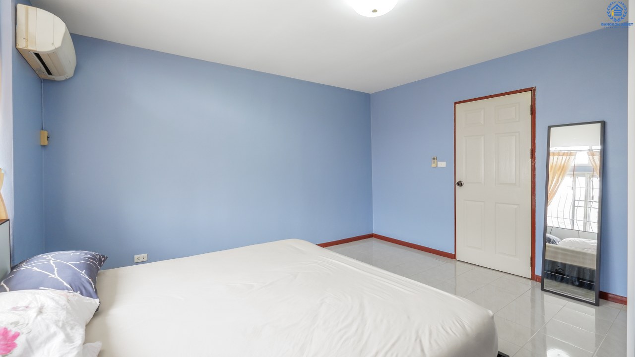 ทาวน์เฮ้าส์มือสองนนทบุรี ทำเลโซนเมือง! ม.ศุภาลัยวิลล์ งามวงศ์วาน-แคราย บ้านพร้อมอยู่ เนื้อที่ 17.1 ตร.ว. ภายในตกแต่งสวย ฟังก์ชั่นครบ! แถมเฟอร์ฯบิ้วอินท์ และแอร์ 2 เครื่อง บนสุดยอด! เข้า-ออกได้ทั้งทางรัตนาธิเบศร์ ติวานนท์ และสนามบินน้ำ ใกล้รถไฟฟ้า 2 สาย และจุดขึ้นทางด่วน "งามวงศ์วาน" ราคาเพียง 2 ล้านต้นๆ*