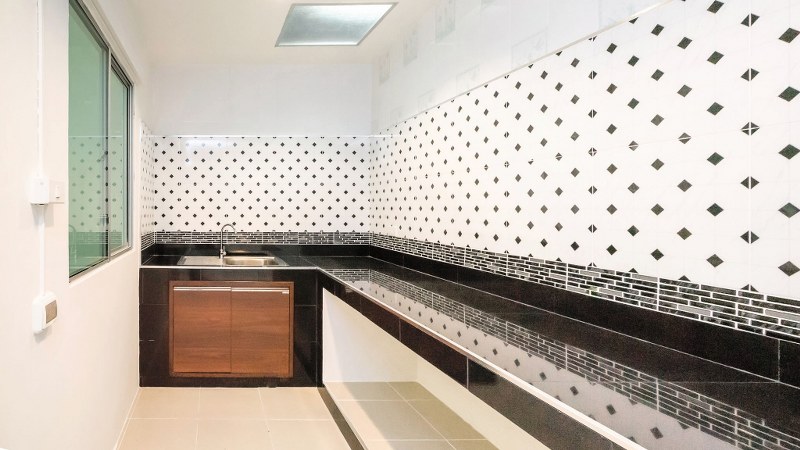 บ้านมือสองตกแต่งใหม่ ม.พฤกษาวิลล์ 63/1 นครอินทร์-พระราม5 เนื้อที่ 18.7 ตร.ว. ฟังก์ชั่น 3 ห้องนอน 2 ห้องน้ำ บนทำเลโซนเมือง! เดินทางสะดวกด้วยถนนสายหลัก (นครอินทร์)  พร้อมเชื่อมสู่หลายเส้นทางหลักได้อย่างรวดเร็ว เพียง 8 นาที ถึงวงเวียนพระราม 5