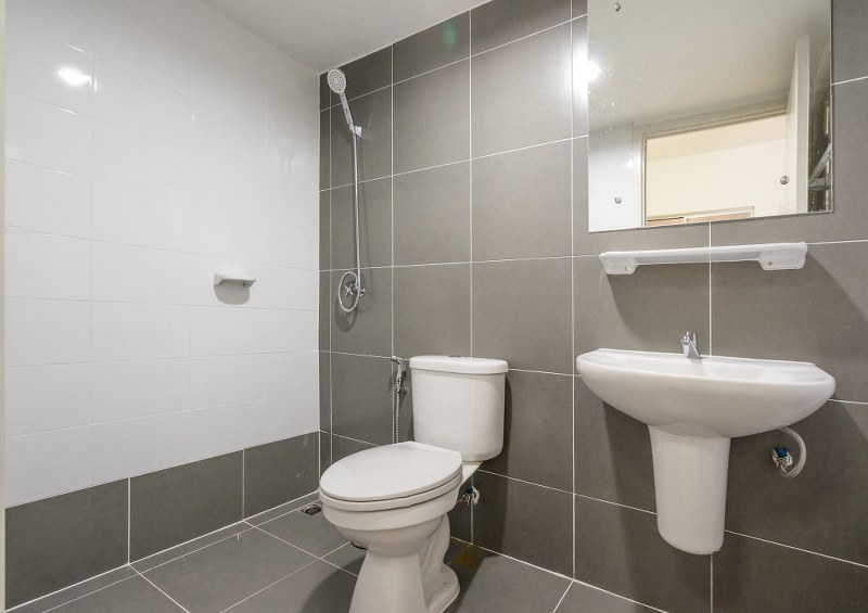 บ้านมือสองตกแต่งใหม่ ม.พฤกษาวิลล์ 63/1 นครอินทร์-พระราม5 เนื้อที่ 18.7 ตร.ว. ฟังก์ชั่น 3 ห้องนอน 2 ห้องน้ำ บนทำเลโซนเมือง! เดินทางสะดวกด้วยถนนสายหลัก (นครอินทร์)  พร้อมเชื่อมสู่หลายเส้นทางหลักได้อย่างรวดเร็ว เพียง 8 นาที ถึงวงเวียนพระราม 5