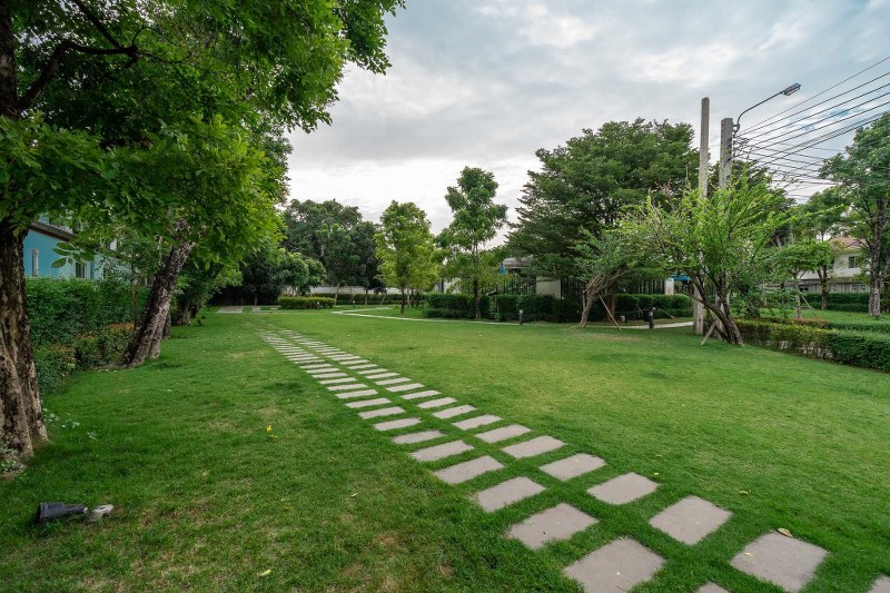 บ้านมือสองตกแต่งใหม่ ม.พฤกษาวิลล์ 63/1 นครอินทร์-พระราม5 เนื้อที่ 18.7 ตร.ว. ฟังก์ชั่น 3 ห้องนอน 2 ห้องน้ำ บนทำเลโซนเมือง! เดินทางสะดวกด้วยถนนสายหลัก (นครอินทร์)  พร้อมเชื่อมสู่หลายเส้นทางหลักได้อย่างรวดเร็ว เพียง 8 นาที ถึงวงเวียนพระราม 5