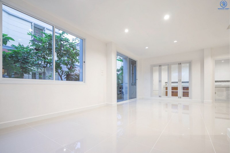 บ้านมือสองตกแต่งใหม่ ห้องมุม! ม.ทิพย์พิมานการ์เด้น ถนนกาญจนาภิเษก (หน้ากว้าง 6 เมตร) เนื้อที่ 28.4 ตร.ว. จัดเต็มให้ครบทุกฟังก์ชั่น 3 ห้องนอน 2 ห้องน้ำ มีบิ้วอินท์ครัวเคาน์เตอร์ บนสุดยอดทำเล! เดินทางสะดวกเข้า-ออกได้ 2 เส้นทางหลัก ได้แก่ ซอยวัดลาดปลาดุก , บ้านกล้วย-ไทรน้อย ใกล้เซ็นทรัลเวสต์เกต และรถไฟฟ้าสถานี "คลองบางไผ่"