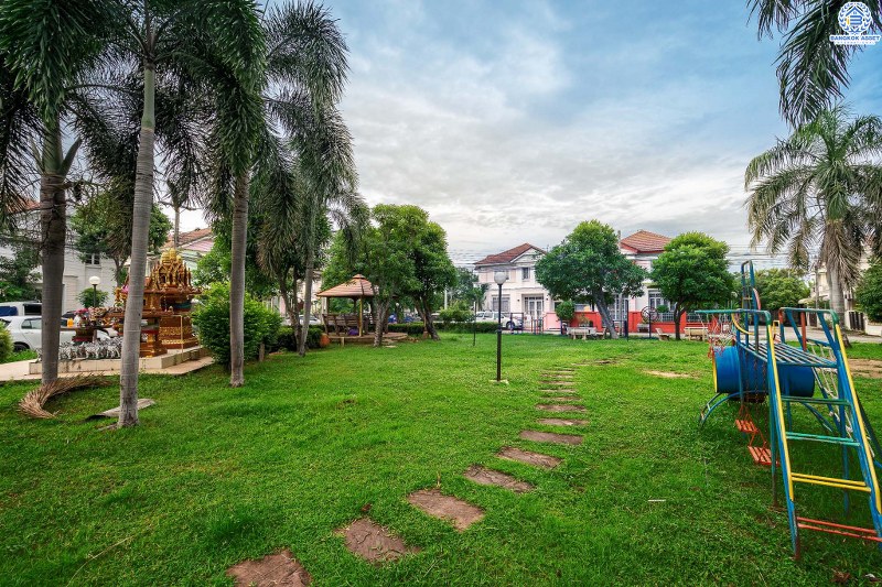 บ้านมือสองตกแต่งใหม่ ห้องมุม! ม.ทิพย์พิมานการ์เด้น ถนนกาญจนาภิเษก (หน้ากว้าง 6 เมตร) เนื้อที่ 28.4 ตร.ว. จัดเต็มให้ครบทุกฟังก์ชั่น 3 ห้องนอน 2 ห้องน้ำ มีบิ้วอินท์ครัวเคาน์เตอร์ บนสุดยอดทำเล! เดินทางสะดวกเข้า-ออกได้ 2 เส้นทางหลัก ได้แก่ ซอยวัดลาดปลาดุก , บ้านกล้วย-ไทรน้อย ใกล้เซ็นทรัลเวสต์เกต และรถไฟฟ้าสถานี "คลองบางไผ่"