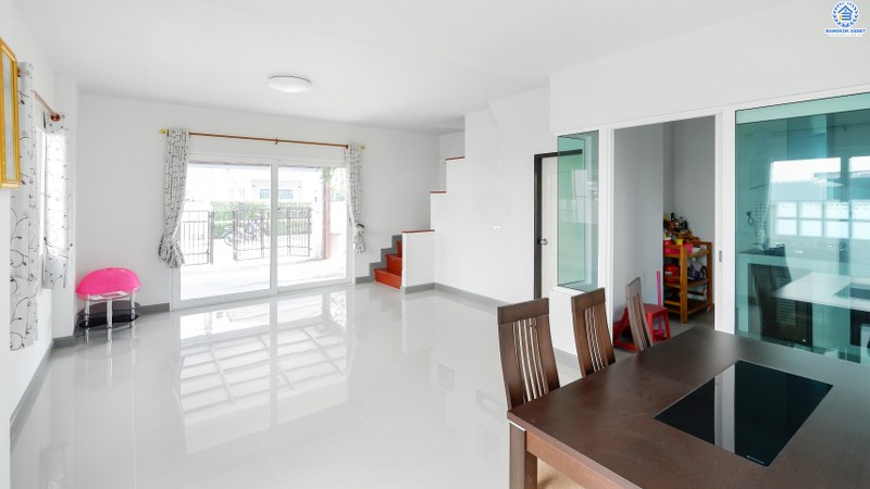 บ้านแฝดมือสองนนทบุรี 2ที่จอดรถ ม.ศุภาลัยวิลล์ ปิ่นเกล้า-วงแหวน (ซ.วัดพระเงิน) สุดคุ้ม! บ้านไม่เคยเข้าอยู่ พร้อมเฟอร์นิเจอร์บิ้วท์อิน เนื้อที่ขนาด 35.4 ตร.ว. ฟังก์ชั่นครบ! 3ห้องนอน 2ห้องน้ำ 1ห้องเอนกประสงค์ชั้นล่าง บนทำเลสุดสะดวก เข้า-ออกได้หลายเส้นทาง ใกล้เซ็นทรัลเวสต์เกต และจุดขึ้นทางด่วน "กาญจนาฯ"