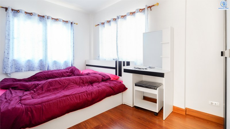 บ้านแฝดมือสองนนทบุรี 2ที่จอดรถ ม.ศุภาลัยวิลล์ ปิ่นเกล้า-วงแหวน (ซ.วัดพระเงิน) สุดคุ้ม! บ้านไม่เคยเข้าอยู่ พร้อมเฟอร์นิเจอร์บิ้วท์อิน เนื้อที่ขนาด 35.4 ตร.ว. ฟังก์ชั่นครบ! 3ห้องนอน 2ห้องน้ำ 1ห้องเอนกประสงค์ชั้นล่าง บนทำเลสุดสะดวก เข้า-ออกได้หลายเส้นทาง ใกล้เซ็นทรัลเวสต์เกต และจุดขึ้นทางด่วน "กาญจนาฯ"