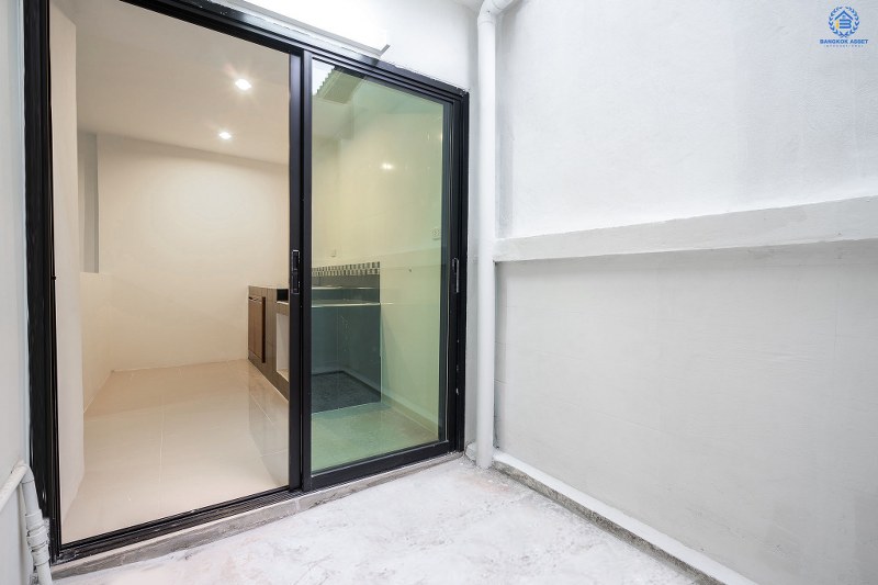 บ้านมือสองตกแต่งใหม่ใจกลางเมือง! ม.บ้านสวนทิปโก้ รัชดา-ประชาชื่น (ใกล้แยกประชานุกูล) เนื้อที่ 24.9 ตร.ว. เหนือกว่ากับฟังก์ชั่น 3 ห้องนอน 2 ที่จอดรถ* (ประตูรั้ว 2 รางเลื่อน) บนทำเลดีที่สุด! ใกล้เดอะมอลล์งามวงศ์วาน , เซ็นทรัลลาดพร้าว เพียง 5 นาทีถึงจุดขึ้นทางด่วน "ศรีรัช"