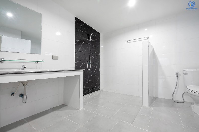 บ้านมือสองตกแต่งใหม่ใจกลางเมือง! ม.บ้านสวนทิปโก้ รัชดา-ประชาชื่น (ใกล้แยกประชานุกูล) เนื้อที่ 24.9 ตร.ว. เหนือกว่ากับฟังก์ชั่น 3 ห้องนอน 2 ที่จอดรถ* (ประตูรั้ว 2 รางเลื่อน) บนทำเลดีที่สุด! ใกล้เดอะมอลล์งามวงศ์วาน , เซ็นทรัลลาดพร้าว เพียง 5 นาทีถึงจุดขึ้นทางด่วน "ศรีรัช"