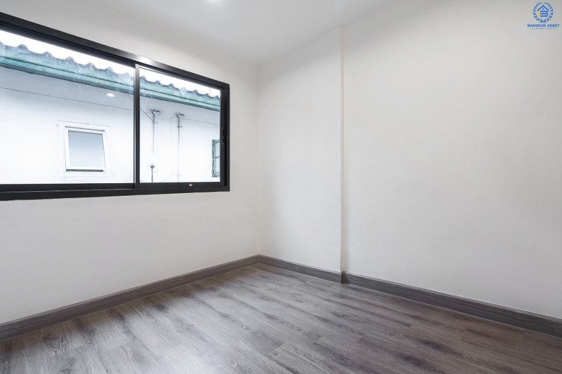 บ้านมือสองตกแต่งใหม่ใจกลางเมือง! ม.บ้านสวนทิปโก้ รัชดา-ประชาชื่น (ใกล้แยกประชานุกูล) เนื้อที่ 24.9 ตร.ว. เหนือกว่ากับฟังก์ชั่น 3 ห้องนอน 2 ที่จอดรถ* (ประตูรั้ว 2 รางเลื่อน) บนทำเลดีที่สุด! ใกล้เดอะมอลล์งามวงศ์วาน , เซ็นทรัลลาดพร้าว เพียง 5 นาทีถึงจุดขึ้นทางด่วน "ศรีรัช"