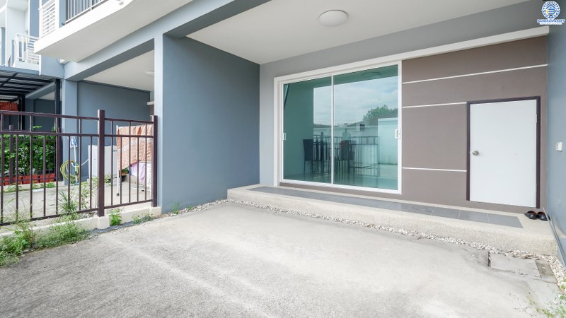 ทาวน์เฮ้าส์มือสองนนทบุรี ทำเลโซนเมือง! ม.ศุภาลัย พรีโม่ ทำเลพระราม5-นครอินทร์ หน้ากว้าง 6 เมตร จอดรถได้ 2 คัน* กับที่สุดของความคุ้ม! บ้านไม่เคยเข้าอยู่ พร้อมแถมเฟอร์ฯให้หมดทั้งหลัง!! หิ้วกระเป๋าเข้าอยู่ได้เลย บนทำเลที่เชื่อมต่อทุกการเดินทาง เข้า-ออกได้ 2 เส้นทาง ใกล้สะพานพระราม5 และมหาเจษฎาบดินทร์ฯ เพียง 3 นาที*