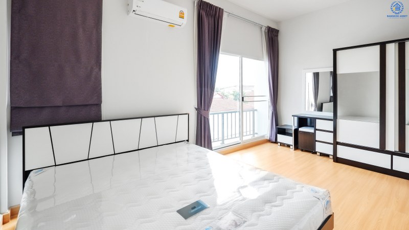 ทาวน์เฮ้าส์มือสองนนทบุรี ทำเลโซนเมือง! ม.ศุภาลัย พรีโม่ ทำเลพระราม5-นครอินทร์ หน้ากว้าง 6 เมตร จอดรถได้ 2 คัน* กับที่สุดของความคุ้ม! บ้านไม่เคยเข้าอยู่ พร้อมแถมเฟอร์ฯให้หมดทั้งหลัง!! หิ้วกระเป๋าเข้าอยู่ได้เลย บนทำเลที่เชื่อมต่อทุกการเดินทาง เข้า-ออกได้ 2 เส้นทาง ใกล้สะพานพระราม5 และมหาเจษฎาบดินทร์ฯ เพียง 3 นาที*