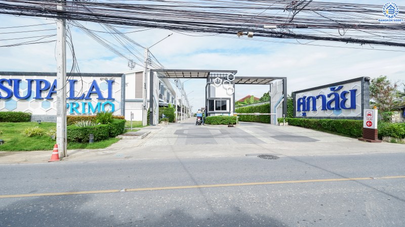 ทาวน์เฮ้าส์มือสองนนทบุรี ทำเลโซนเมือง! ม.ศุภาลัย พรีโม่ ทำเลพระราม5-นครอินทร์ หน้ากว้าง 6 เมตร จอดรถได้ 2 คัน* กับที่สุดของความคุ้ม! บ้านไม่เคยเข้าอยู่ พร้อมแถมเฟอร์ฯให้หมดทั้งหลัง!! หิ้วกระเป๋าเข้าอยู่ได้เลย บนทำเลที่เชื่อมต่อทุกการเดินทาง เข้า-ออกได้ 2 เส้นทาง ใกล้สะพานพระราม5 และมหาเจษฎาบดินทร์ฯ เพียง 3 นาที*