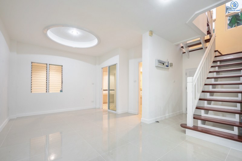 บ้านมือสองตกแต่งใหม่ ทำเลโซนเมือง! ม.เพอร์เฟคพาร์ค ราชพฤกษ์-รัตนาธิเบศร์ คุณภาพแบรนด์ Property Perfect บ้านมือสอง บ้านคุณภาพพร้อมอยู่ ตกแต่งสไตล์อบอุ่น ฟังก์ชั่น 3 นอน 2 น้ำ จอดรถได้ 2 คัน* พื้นที่ใช้สอย 160 ตร.ม. บนโลเคชั่นดีที่สุด! ใจกลาง 2 เซ็นทรัลฯ เพียง 5 นาที ถึงรถไฟฟ้าสถานี "ไทรม้า"