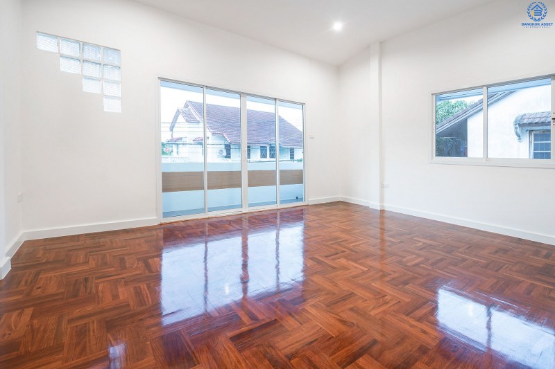 บ้านมือสองตกแต่งใหม่ ถนนเมน! ม.ทวีวัฒนา29 พุทธมณฑลสาย4 ใกล้ ม.มหิดล เพียง 5 นาที บ้านแฝดหลังใหญ่ คุ้มค่าด้วยวัสดุพรีเมี่ยมแบบบ้านเดี่ยว เนื้อที่ 41 ตร.ว. พื้นที่ใช้สอยกว่า 200 ตร.ม. ฟังก์ชั่น 4 นอน 3 น้ำ 2 ที่จอดรถ โลเคชั่นดีที่สุด! เดินทางสะดวก เชื่อมต่อถนนหลายสาย ใกล้เซ็นทรัลศาลายา