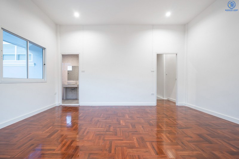 บ้านมือสองตกแต่งใหม่ ถนนเมน! ม.ทวีวัฒนา29 พุทธมณฑลสาย4 ใกล้ ม.มหิดล เพียง 5 นาที บ้านแฝดหลังใหญ่ คุ้มค่าด้วยวัสดุพรีเมี่ยมแบบบ้านเดี่ยว เนื้อที่ 41 ตร.ว. พื้นที่ใช้สอยกว่า 200 ตร.ม. ฟังก์ชั่น 4 นอน 3 น้ำ 2 ที่จอดรถ โลเคชั่นดีที่สุด! เดินทางสะดวก เชื่อมต่อถนนหลายสาย ใกล้เซ็นทรัลศาลายา