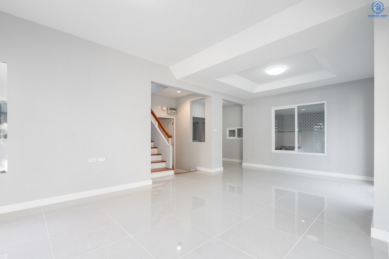 บ้านมือสองตกแต่งใหม่ ห้องมุม! ม.ชัยพฤกษ์ บางใหญ่-เซ็นทรัลเวสต์เกต (เนื้อที่ 53.9 ตร.ว.) บ้านหลังใหญ่ พร้อมอยู่ ดีไซน์ไมเดิร์น โครงการคุณภาพแบรนด์ L&H ฟังก์ชั่นครบ 3 ห้องนอน 3 ห้องน้ำ 2 ที่จอดรถ พร้อมบิ้วอินท์ครัวเคาน์เตอร์ขนาดใหญ่  บนทำเลศักยภาพ เดินทางสะดวก เพียง 5 นาทีถึงเซ็นทรัลเวสต์เกต ใกล้รถไฟฟ้าสถานี "คลองบางไผ่"