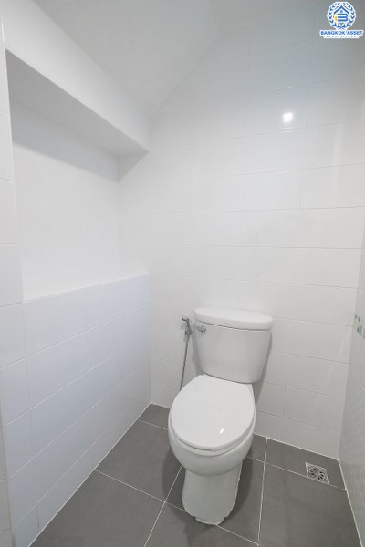 บ้านมือสองตกแต่งใหม่ ห้องมุม! ม.ชัยพฤกษ์ บางใหญ่-เซ็นทรัลเวสต์เกต (เนื้อที่ 53.9 ตร.ว.) บ้านหลังใหญ่ พร้อมอยู่ ดีไซน์ไมเดิร์น โครงการคุณภาพแบรนด์ L&H ฟังก์ชั่นครบ 3 ห้องนอน 3 ห้องน้ำ 2 ที่จอดรถ พร้อมบิ้วอินท์ครัวเคาน์เตอร์ขนาดใหญ่  บนทำเลศักยภาพ เดินทางสะดวก เพียง 5 นาทีถึงเซ็นทรัลเวสต์เกต ใกล้รถไฟฟ้าสถานี "คลองบางไผ่"