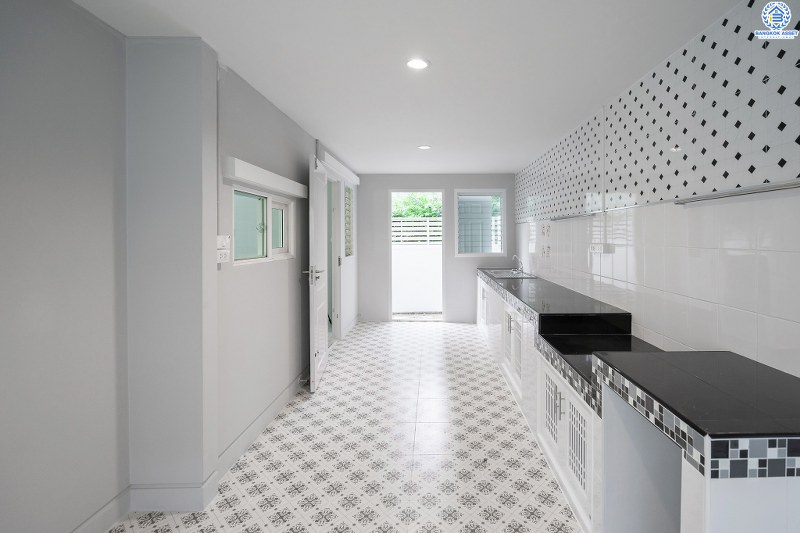 บ้านมือสองตกแต่งใหม่ ห้องมุม! ม.ชัยพฤกษ์ บางใหญ่-เซ็นทรัลเวสต์เกต (เนื้อที่ 53.9 ตร.ว.) บ้านหลังใหญ่ พร้อมอยู่ ดีไซน์ไมเดิร์น โครงการคุณภาพแบรนด์ L&H ฟังก์ชั่นครบ 3 ห้องนอน 3 ห้องน้ำ 2 ที่จอดรถ พร้อมบิ้วอินท์ครัวเคาน์เตอร์ขนาดใหญ่  บนทำเลศักยภาพ เดินทางสะดวก เพียง 5 นาทีถึงเซ็นทรัลเวสต์เกต ใกล้รถไฟฟ้าสถานี "คลองบางไผ่"