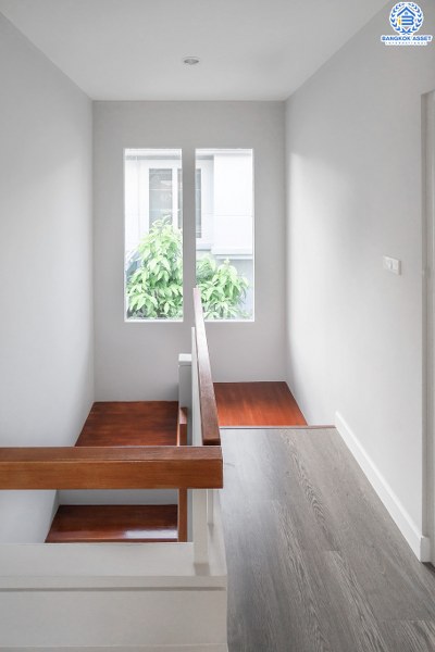 บ้านมือสองตกแต่งใหม่ ห้องมุม! ม.ชัยพฤกษ์ บางใหญ่-เซ็นทรัลเวสต์เกต (เนื้อที่ 53.9 ตร.ว.) บ้านหลังใหญ่ พร้อมอยู่ ดีไซน์ไมเดิร์น โครงการคุณภาพแบรนด์ L&H ฟังก์ชั่นครบ 3 ห้องนอน 3 ห้องน้ำ 2 ที่จอดรถ พร้อมบิ้วอินท์ครัวเคาน์เตอร์ขนาดใหญ่  บนทำเลศักยภาพ เดินทางสะดวก เพียง 5 นาทีถึงเซ็นทรัลเวสต์เกต ใกล้รถไฟฟ้าสถานี "คลองบางไผ่"