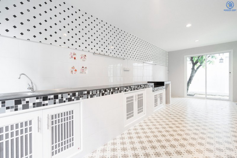 บ้านมือสองตกแต่งใหม่ ห้องมุม! ม.ชัยพฤกษ์ บางใหญ่-เซ็นทรัลเวสต์เกต (เนื้อที่ 53.9 ตร.ว.) บ้านหลังใหญ่ พร้อมอยู่ ดีไซน์ไมเดิร์น โครงการคุณภาพแบรนด์ L&H ฟังก์ชั่นครบ 3 ห้องนอน 3 ห้องน้ำ 2 ที่จอดรถ พร้อมบิ้วอินท์ครัวเคาน์เตอร์ขนาดใหญ่  บนทำเลศักยภาพ เดินทางสะดวก เพียง 5 นาทีถึงเซ็นทรัลเวสต์เกต ใกล้รถไฟฟ้าสถานี "คลองบางไผ่"