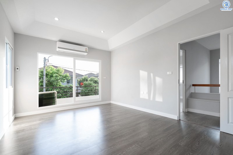 บ้านมือสองตกแต่งใหม่ ห้องมุม! ม.ชัยพฤกษ์ บางใหญ่-เซ็นทรัลเวสต์เกต (เนื้อที่ 53.9 ตร.ว.) บ้านหลังใหญ่ พร้อมอยู่ ดีไซน์ไมเดิร์น โครงการคุณภาพแบรนด์ L&H ฟังก์ชั่นครบ 3 ห้องนอน 3 ห้องน้ำ 2 ที่จอดรถ พร้อมบิ้วอินท์ครัวเคาน์เตอร์ขนาดใหญ่  บนทำเลศักยภาพ เดินทางสะดวก เพียง 5 นาทีถึงเซ็นทรัลเวสต์เกต ใกล้รถไฟฟ้าสถานี "คลองบางไผ่"