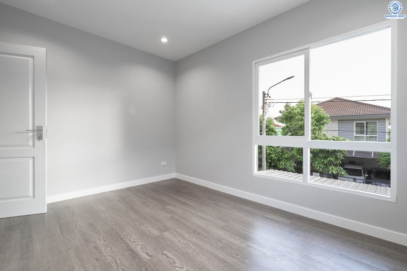 บ้านมือสองตกแต่งใหม่ ห้องมุม! ม.ชัยพฤกษ์ บางใหญ่-เซ็นทรัลเวสต์เกต (เนื้อที่ 53.9 ตร.ว.) บ้านหลังใหญ่ พร้อมอยู่ ดีไซน์ไมเดิร์น โครงการคุณภาพแบรนด์ L&H ฟังก์ชั่นครบ 3 ห้องนอน 3 ห้องน้ำ 2 ที่จอดรถ พร้อมบิ้วอินท์ครัวเคาน์เตอร์ขนาดใหญ่  บนทำเลศักยภาพ เดินทางสะดวก เพียง 5 นาทีถึงเซ็นทรัลเวสต์เกต ใกล้รถไฟฟ้าสถานี "คลองบางไผ่"