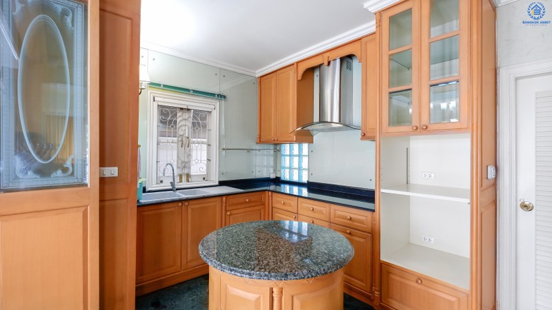 บ้านเดี่ยวมือสอง เนื้อที่ 65.6 ตร.ว. ม.ชวนชื่น ลาดพร้าว-รามอินทรา (ซ.สุคนธ์สวัสดิ์34) หลังใหญ่พร้อมอยู่ พื้นที่ใช้สอยเกือบ 200 ตร.ม. ฟังก์ชั่นครบ! มีเฟอร์ฯบิ้วอินท์ทั้งหลัง , แอร์ 6 เครื่อง , ประตูหน้าบ้านรีโมท พร้อมระบบน้ำร้อน-เย็นฝังภายในทั้งบ้าน กับสุดยอดทำเล! ใจกลางห้างฯชั้นนำทั้ง The Walk , เซ็นทรัลเฟสติวัล อีสต์วิลล์ , Crystal Veranda ,CDC ฯลฯ ใกล้จุดขึ้นทางด่วน"ฉลองรัช"