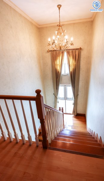 บ้านเดี่ยวมือสอง เนื้อที่ 65.6 ตร.ว. ม.ชวนชื่น ลาดพร้าว-รามอินทรา (ซ.สุคนธ์สวัสดิ์34) หลังใหญ่พร้อมอยู่ พื้นที่ใช้สอยเกือบ 200 ตร.ม. ฟังก์ชั่นครบ! มีเฟอร์ฯบิ้วอินท์ทั้งหลัง , แอร์ 6 เครื่อง , ประตูหน้าบ้านรีโมท พร้อมระบบน้ำร้อน-เย็นฝังภายในทั้งบ้าน กับสุดยอดทำเล! ใจกลางห้างฯชั้นนำทั้ง The Walk , เซ็นทรัลเฟสติวัล อีสต์วิลล์ , Crystal Veranda ,CDC ฯลฯ ใกล้จุดขึ้นทางด่วน"ฉลองรัช"