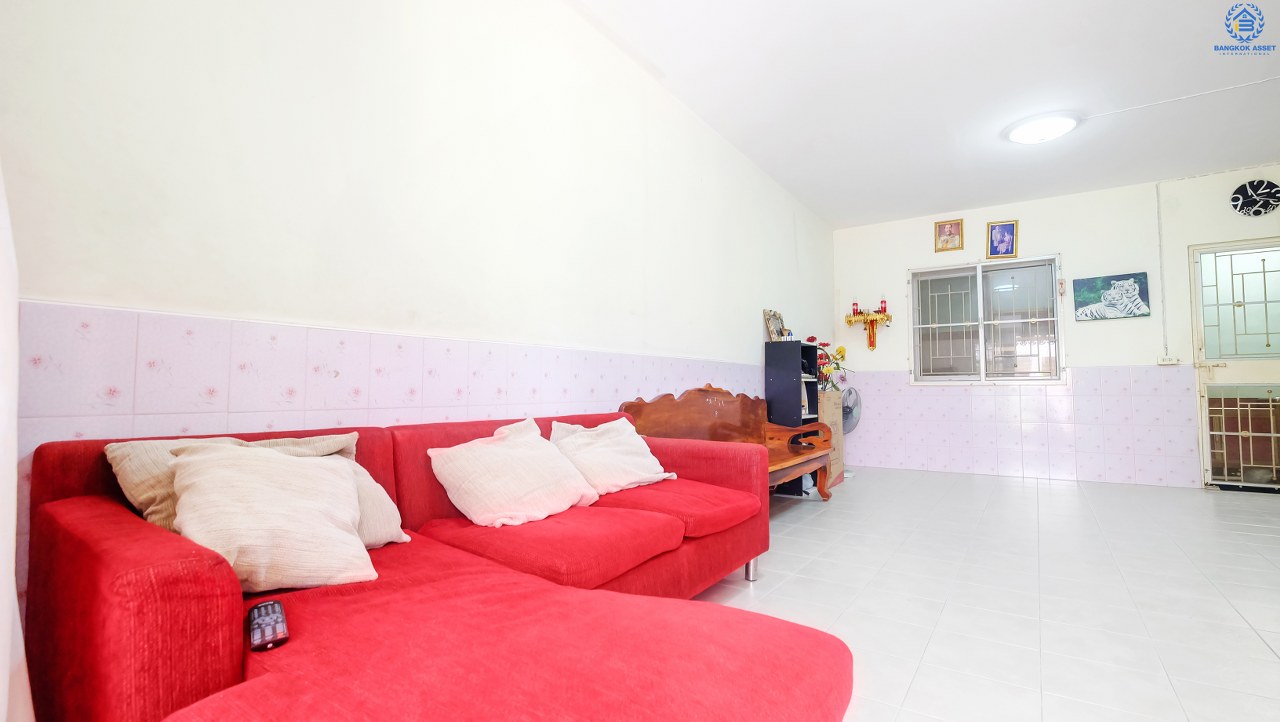 ทาวน์เฮ้าส์มือสองนนทบุรี ม.พฤกษา 39 บางใหญ่-กาญจนาฯ (ซ.แก้วอินทร์) บ้านพร้อมอยู่ เนื้อที่ 16 ตร.ว. ฟังก์ชั่น 3 ห้องนอน 2 ห้องน้ำ บนทำเลสุดสะดวกสบาย เดินทางง่าย เพียง 10 นาที ถึงเซ็นทรัลเวสต์เกต ใกล้รถไฟฟ้าสถานี "ตลาดบางใหญ่" และจุดขึ้นทางด่วนศรีรัช สุดคุ้ม! ราคาเพียงล้านต้นๆ เท่านั้น ....จองด่วน!