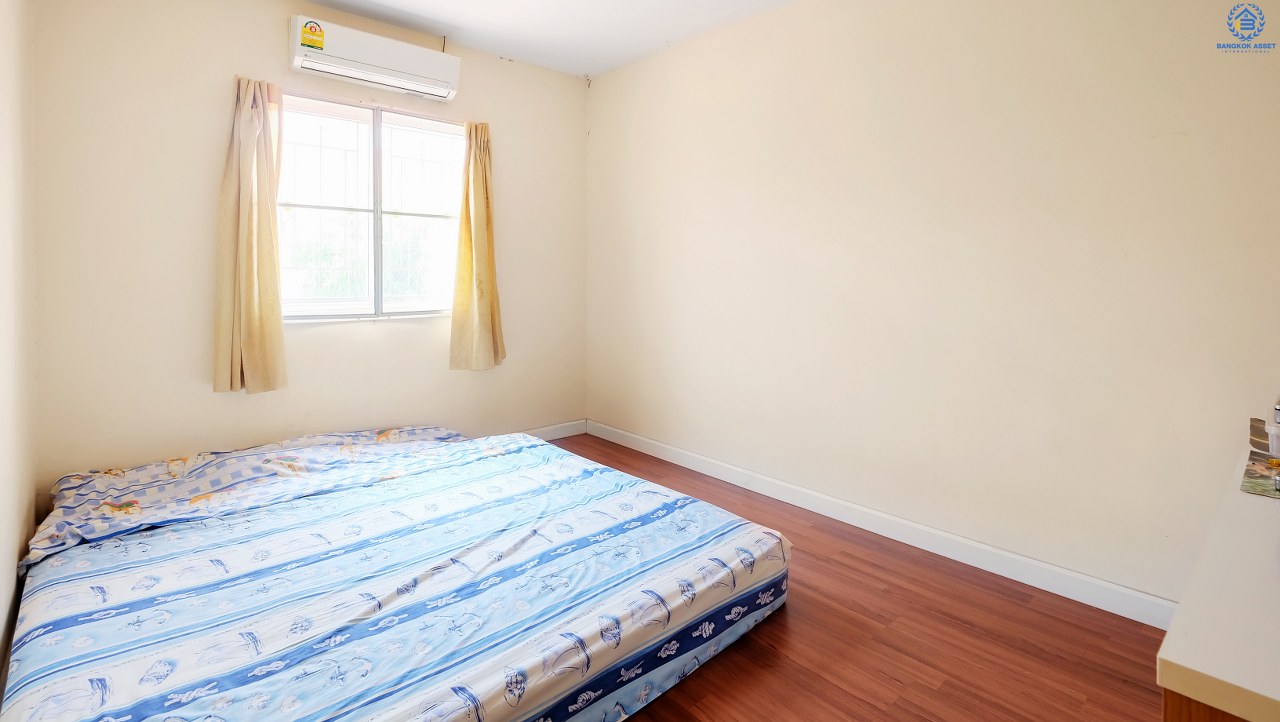 ทาวน์เฮ้าส์มือสองนนทบุรี ม.พฤกษา 39 บางใหญ่-กาญจนาฯ (ซ.แก้วอินทร์) บ้านพร้อมอยู่ เนื้อที่ 16 ตร.ว. ฟังก์ชั่น 3 ห้องนอน 2 ห้องน้ำ บนทำเลสุดสะดวกสบาย เดินทางง่าย เพียง 10 นาที ถึงเซ็นทรัลเวสต์เกต ใกล้รถไฟฟ้าสถานี "ตลาดบางใหญ่" และจุดขึ้นทางด่วนศรีรัช สุดคุ้ม! ราคาเพียงล้านต้นๆ เท่านั้น ....จองด่วน!