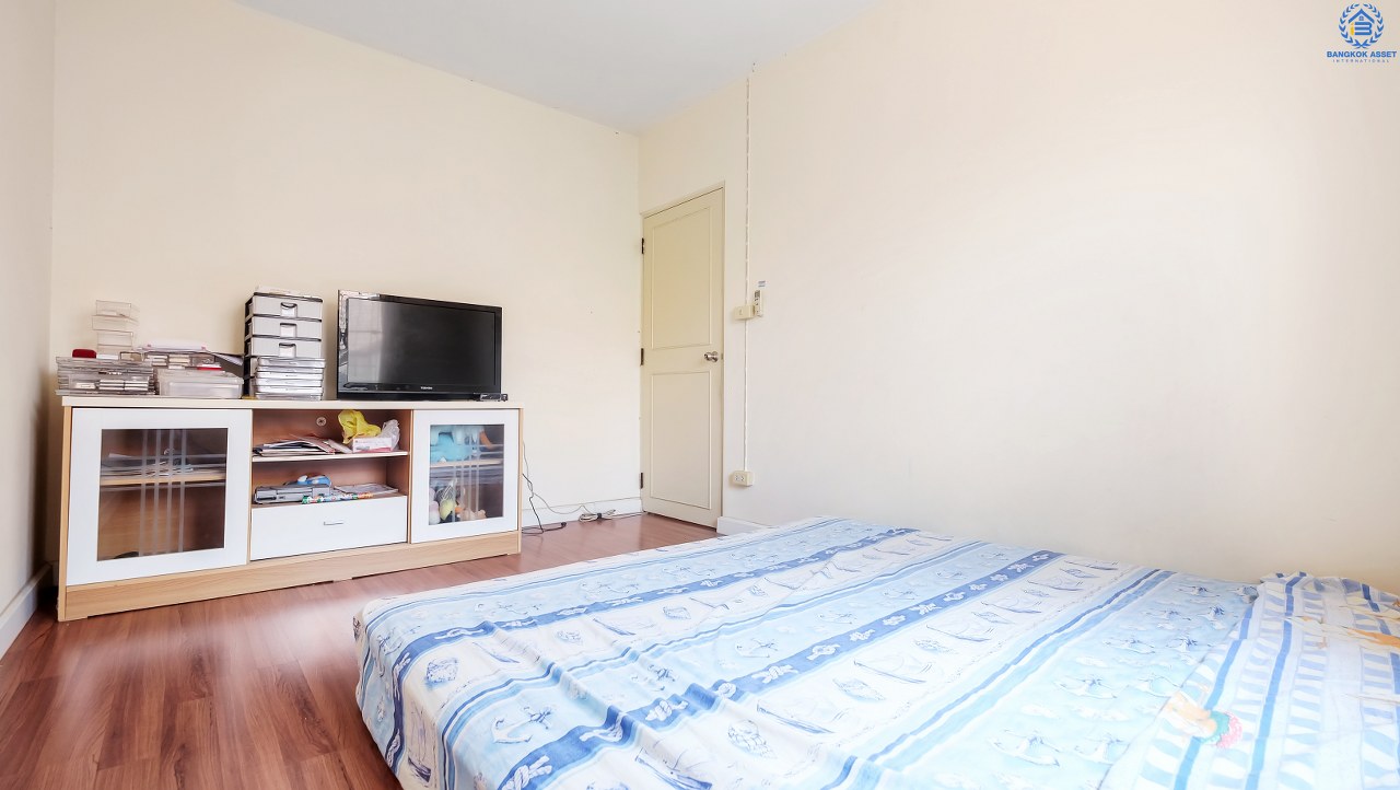 ทาวน์เฮ้าส์มือสองนนทบุรี ม.พฤกษา 39 บางใหญ่-กาญจนาฯ (ซ.แก้วอินทร์) บ้านพร้อมอยู่ เนื้อที่ 16 ตร.ว. ฟังก์ชั่น 3 ห้องนอน 2 ห้องน้ำ บนทำเลสุดสะดวกสบาย เดินทางง่าย เพียง 10 นาที ถึงเซ็นทรัลเวสต์เกต ใกล้รถไฟฟ้าสถานี "ตลาดบางใหญ่" และจุดขึ้นทางด่วนศรีรัช สุดคุ้ม! ราคาเพียงล้านต้นๆ เท่านั้น ....จองด่วน!