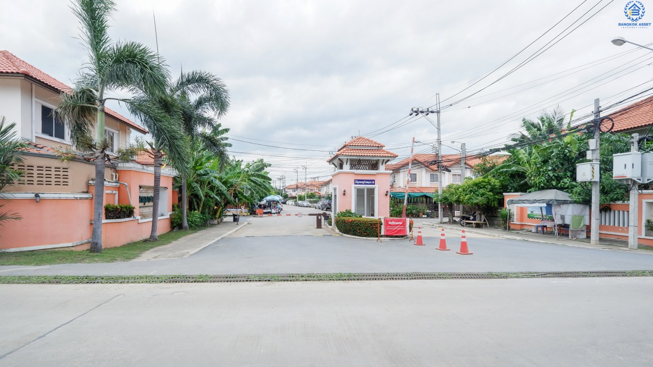 ทาวน์เฮ้าส์มือสองนนทบุรี ม.พฤกษา 39 บางใหญ่-กาญจนาฯ (ซ.แก้วอินทร์) บ้านพร้อมอยู่ เนื้อที่ 16 ตร.ว. ฟังก์ชั่น 3 ห้องนอน 2 ห้องน้ำ บนทำเลสุดสะดวกสบาย เดินทางง่าย เพียง 10 นาที ถึงเซ็นทรัลเวสต์เกต ใกล้รถไฟฟ้าสถานี "ตลาดบางใหญ่" และจุดขึ้นทางด่วนศรีรัช สุดคุ้ม! ราคาเพียงล้านต้นๆ เท่านั้น ....จองด่วน!