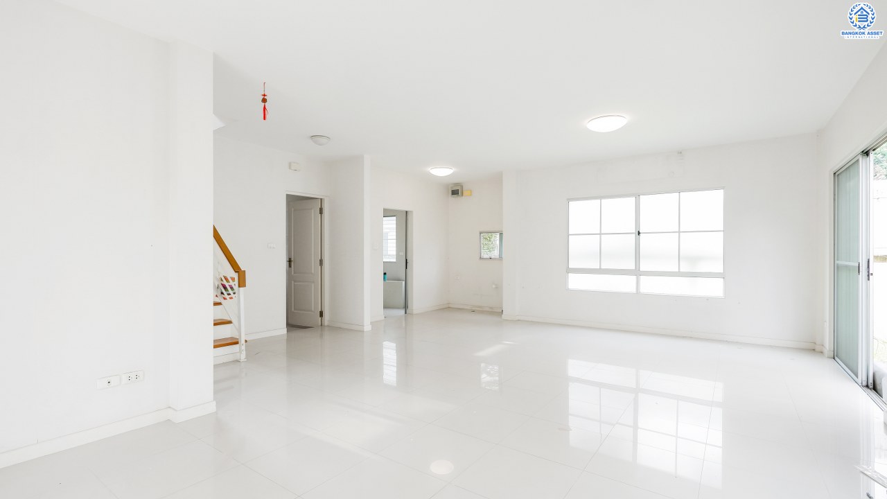 บ้านเดี่ยวมือสองนนทบุรี ทำเลโซนเมือง! ม.ชัยพฤกษ์ ราชพฤกษ์-วงเวียนพระราม5 คุณภาพแบรนด์ L&H หลังใหญ่ พร้อมอยู่ เนื้อที่ 62.9 ตร.ว. ฟังก์ชั่น 3นอน 3น้ำ สามารถจอดรถได้ 3 คัน* หน้าโครงการติดกับวงเวียนพระรามห้า เชื่อมต่อหลากหลายเส้นทางได้อย่างรวดเร็ว ใกล้ The Walk , เดอะ คริสตัล เอสบี ราชพฤกษ์ , จุดขึ้นทางด่วนกาญจนาฯ และอื่นๆ อีกมากมาย