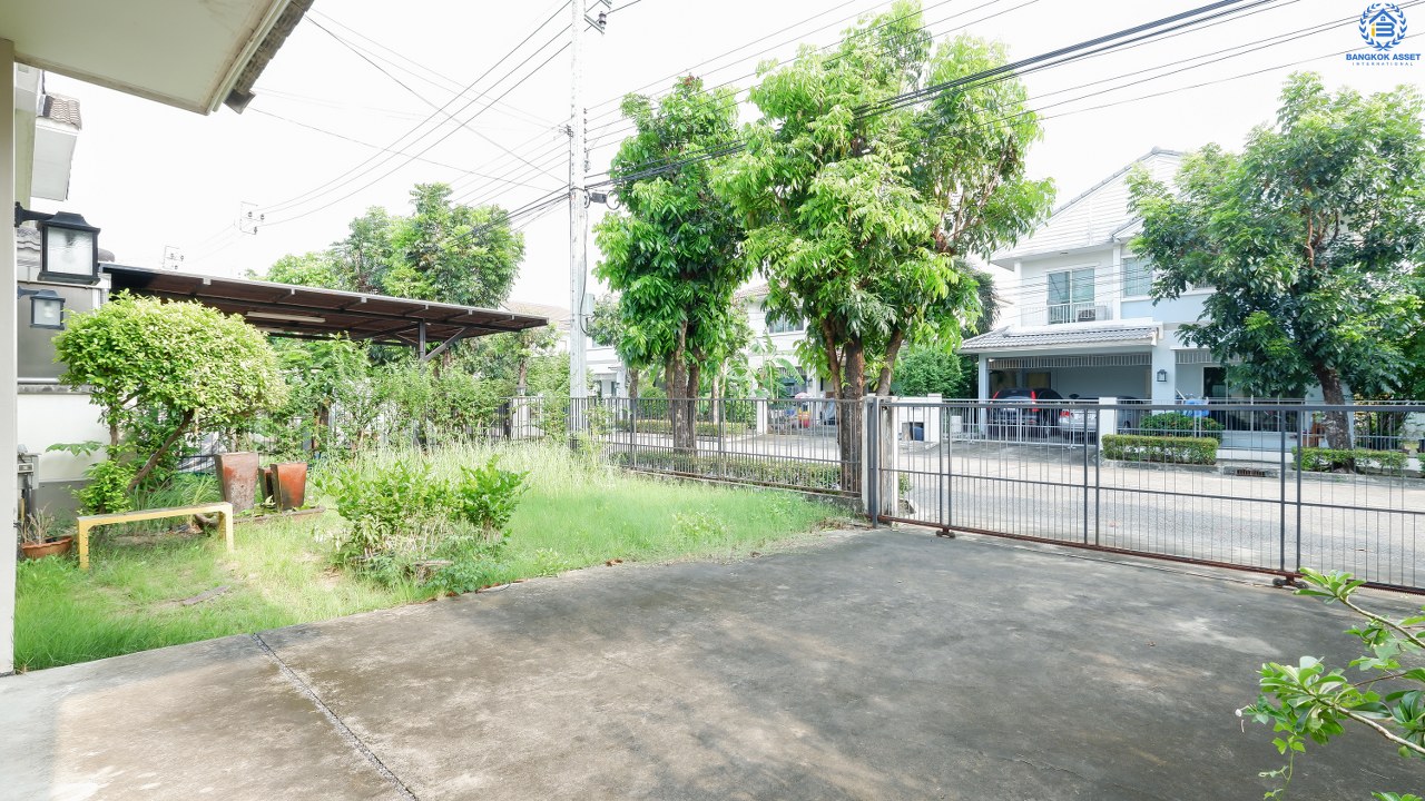 บ้านเดี่ยวมือสองนนทบุรี ทำเลโซนเมือง! ม.ชัยพฤกษ์ ราชพฤกษ์-วงเวียนพระราม5 คุณภาพแบรนด์ L&H หลังใหญ่ พร้อมอยู่ เนื้อที่ 62.9 ตร.ว. ฟังก์ชั่น 3นอน 3น้ำ สามารถจอดรถได้ 3 คัน* หน้าโครงการติดกับวงเวียนพระรามห้า เชื่อมต่อหลากหลายเส้นทางได้อย่างรวดเร็ว ใกล้ The Walk , เดอะ คริสตัล เอสบี ราชพฤกษ์ , จุดขึ้นทางด่วนกาญจนาฯ และอื่นๆ อีกมากมาย